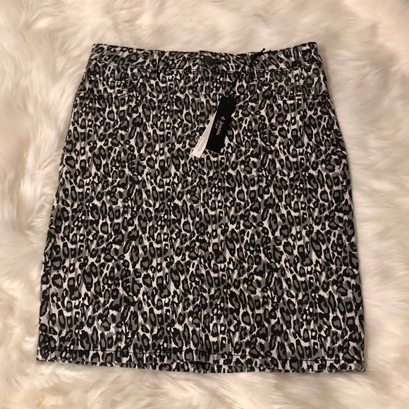 d. jeans Dresses & Skirts - d.jeans Leopard Animal Print Pencil Skirt NWT
